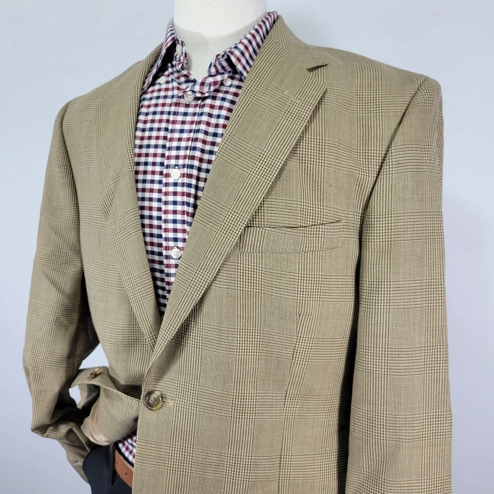 JOS A‎ BANK Men's Sport Coat Blazer Two Button Beige Plaid Wool Size 42L